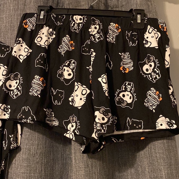 Hello Kitty Viral TikTok Halloween Pajama Set - Picture 3 of 6